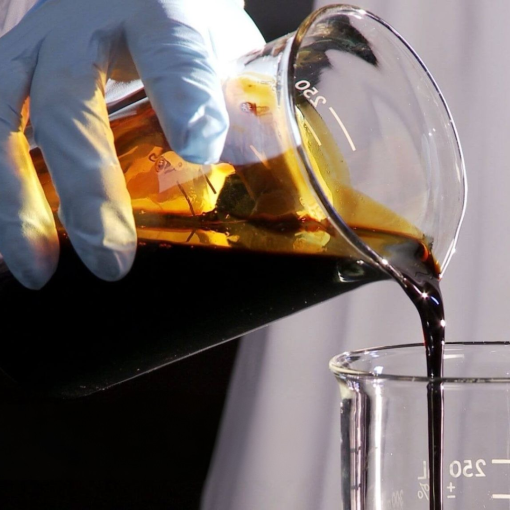 Petroleum oil sampled before shipment